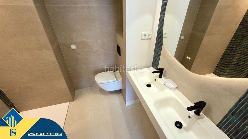 Foto e8ac45ab-e39b-4fca-8f01-7a35df41ec27. Piso apartamento reformado con terraza, en la provincia , en la ciudad . 3 habitaciones | 77 m² | a 600 metros de en Alicante