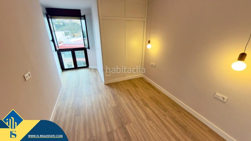 Foto ea7e9ed9-f944-4c05-bd62-573543915b68. Piso apartamento reformado con terraza, en la provincia , en la ciudad . 3 habitaciones | 77 m² | a 600 metros de en Alicante