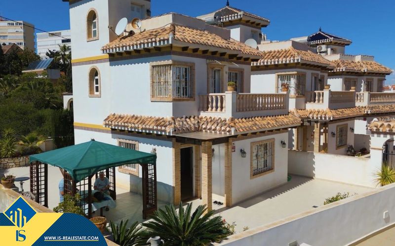 Foto 7867ea28-545e-451b-8780-12e74670d4cc. Casa amb calefacció a Torreblanca Torrevieja