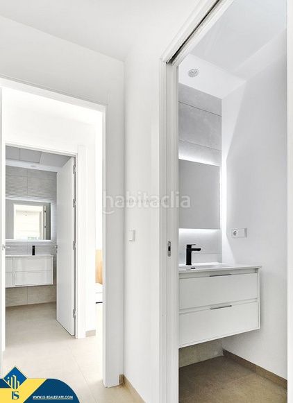 Foto b59f7476-c6d3-4610-ac29-643de17f8e37. Xalet amb aparcament a Montesinos (Los)