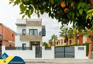 Chalet in Zona Carrefour - Urbanizaciones. Chalet con piscina privada, en la provincia de alicante, en la l