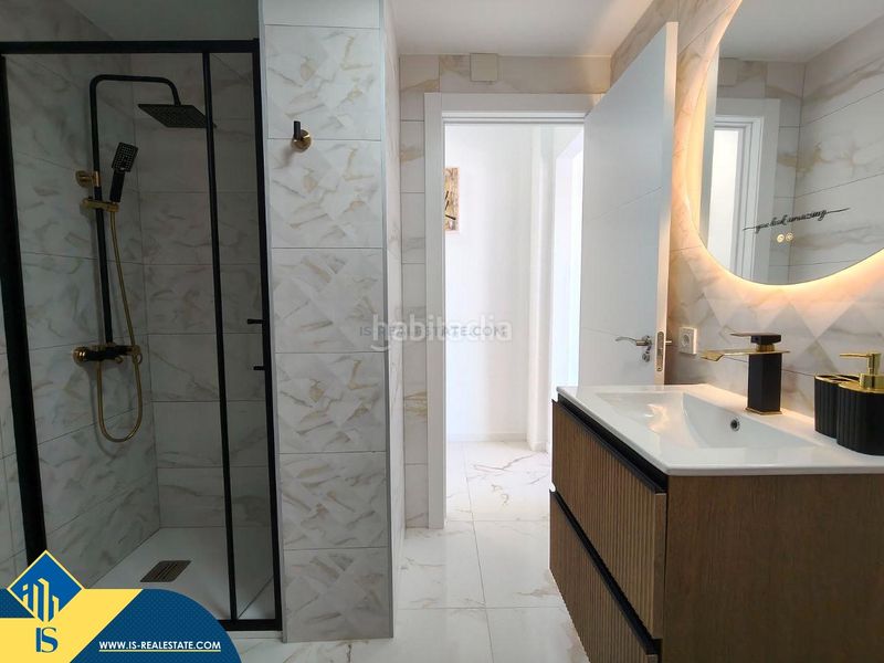 Foto 82ad22b1-4a3b-4419-9e03-6a372a4f9e39. Àtic a Gaspar Perelló Torrevieja