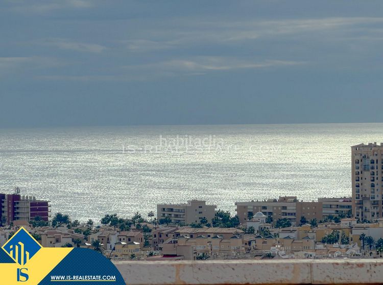 Foto f7b6c37b-8aad-458c-9e28-61c2e443bf00. Àtic amb aparcament piscina a Aguas Nuevas Torrevieja