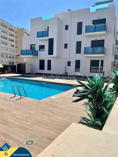Foto f413953f-95ae-4a84-a731-4d88aa263a1a. Pis amb piscina a Avenida Habaneras - Curva de Palangre Torrevieja