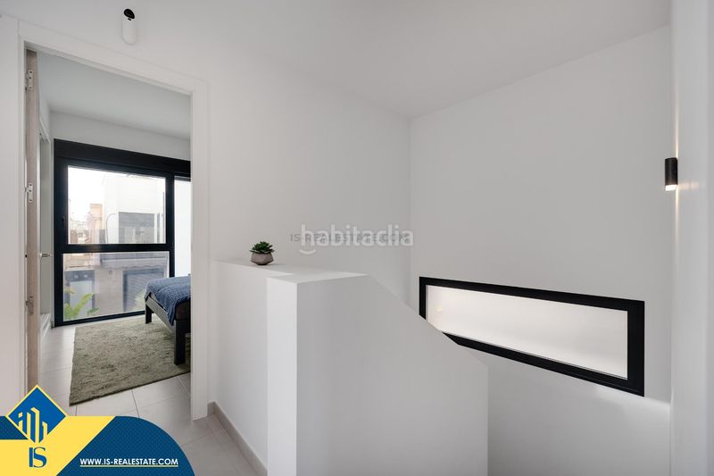 Foto 0834d68b-9205-4dfb-83d2-f442af4f7c08. Chalet mit parking in Los Almendros Orihuela