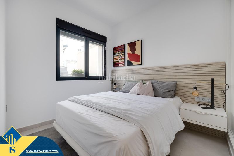 Foto 0deb5020-7e6e-4824-9698-981c2c0ede28. Chalet mit parking in Los Almendros Orihuela