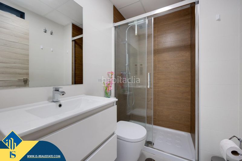 Foto 0f750d77-cfac-48b8-b9c4-93d666285ecc. Chalet mit parking in Los Almendros Orihuela
