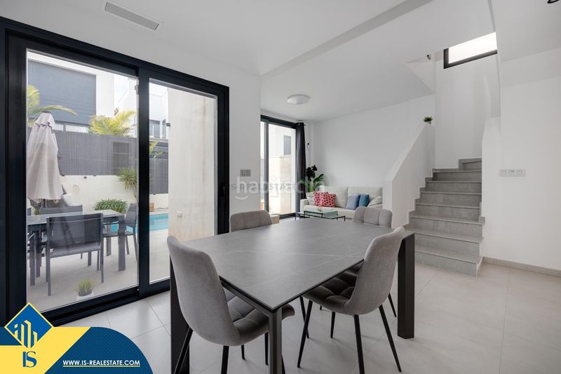 Foto 1b616823-4c50-439f-beda-41858fa209e2. Chalet mit parking in Los Almendros Orihuela