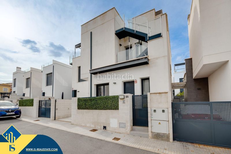Foto 1fecbe11-6f90-4e23-8e3c-1bf920af0803. Chalet mit parking in Los Almendros Orihuela
