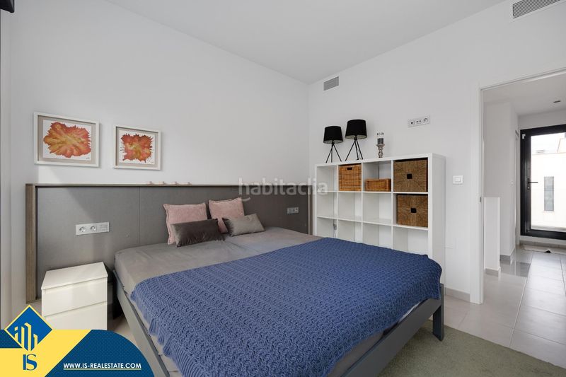Foto 4bd59815-4c8a-4369-badd-b34c75668bd5. Chalet mit parking in Los Almendros Orihuela