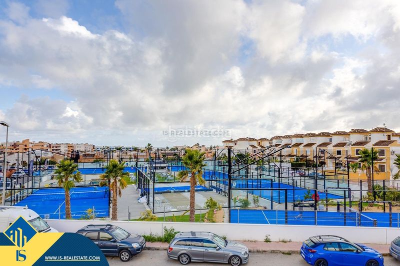 Foto 7a29de12-3f6d-4749-922b-53dbc4e3148c. Chalet mit parking in Los Almendros Orihuela