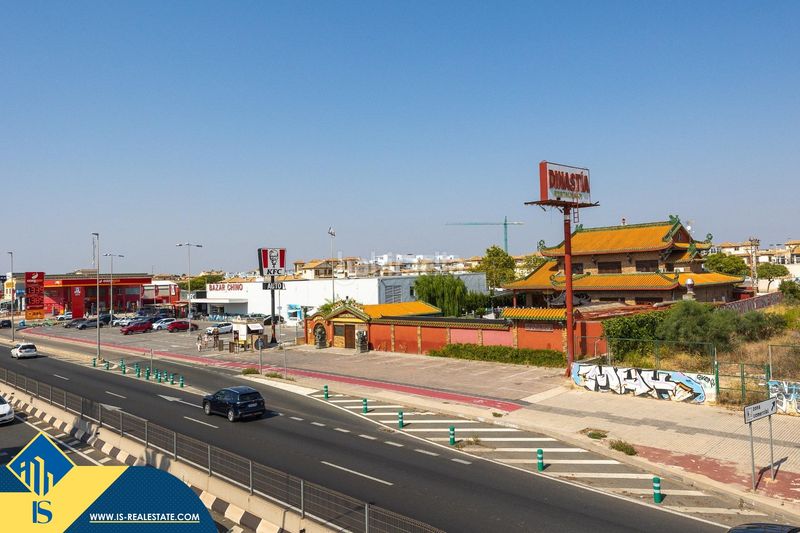 Foto 8c8c4fcb-c00a-491f-804d-506567aa0676. Chalet mit parking in Los Almendros Orihuela