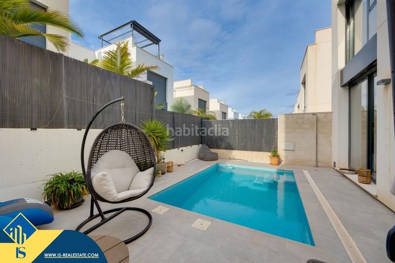 Foto ad45c932-e118-440e-8140-a724f44028e1. Chalet mit parking in Los Almendros Orihuela