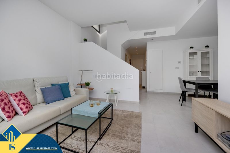Foto e7e1dc60-2a7c-41bd-abc0-e5614962c164. Chalet mit parking in Los Almendros Orihuela