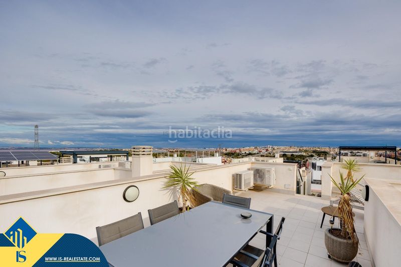 Foto fa3c74e1-acfd-43d5-bb7c-cb2f310f2662. Chalet mit parking in Los Almendros Orihuela