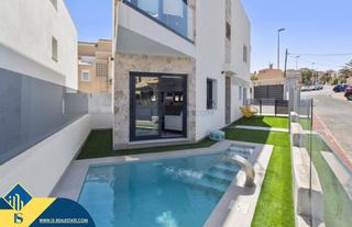 Maison à Cabo Cervera. Casa en construcción en torrevieja, provincia de alicante. 3 hab