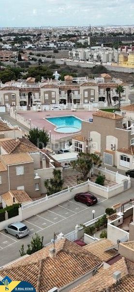 Foto 45dad2b2-259e-42a5-b327-be544306cc5e. Casa amb piscina a Aguas Nuevas Torrevieja