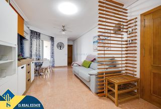 Apartment in Avenida Habaneras - Curva de Palangre. Apartamento con terraza, en la provincia de alicante, en la ciud