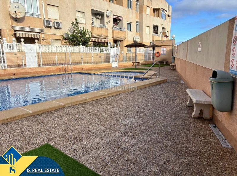 Foto 78332f44-9321-4ea2-ab32-f5cddf52548b. Àtic amb calefacció aparcament piscina a nueva Torrevieja Torrevieja