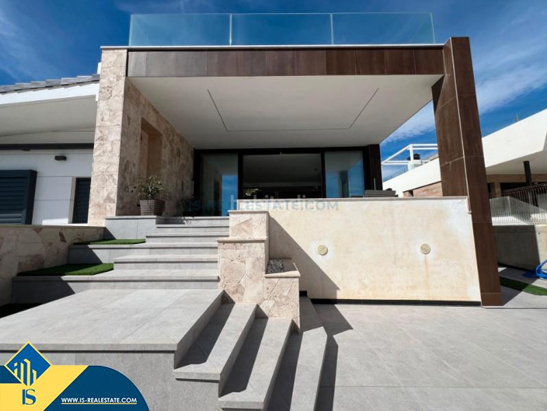 Foto e3785e3b-7db1-431e-bd53-466cba961352. Xalet amb aparcament a Cañada del Molino Torrevieja