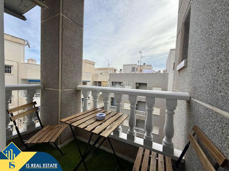 Foto 50f317b8-06e2-45c1-b8c8-faee27a2b9c8. Apartamento  reformado con terraza , alicante, en la zona de playa del cura. 1 dormitorio | 48 m² | 250 metros del mar en Torrevieja