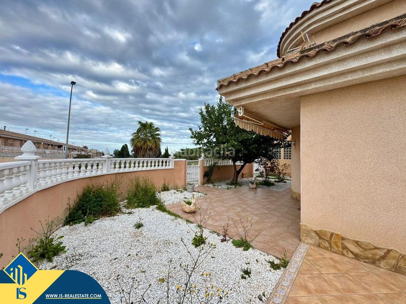 Foto 0c0eb992-7cf8-47db-8a05-e672ab4b24e2. Chalet mit pool in Los Balcones-Los Altos Torrevieja