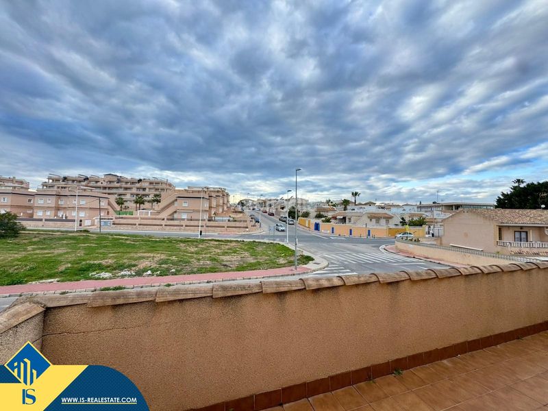 Foto 3a79b8e1-c8b0-499f-88ed-51888f47b6fa. Chalet mit pool in Los Balcones-Los Altos Torrevieja