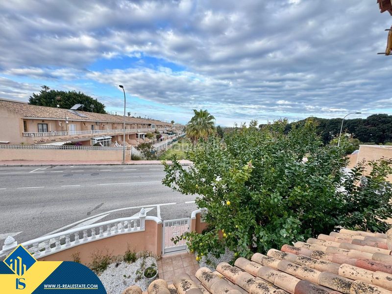 Foto 771de8de-820e-4476-8b0b-89cd7db97546. Chalet mit pool in Los Balcones-Los Altos Torrevieja