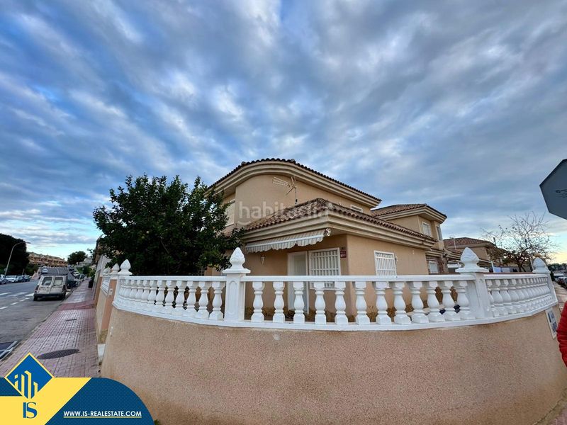 Foto 7b2c9ccc-6a46-45a6-ac81-160a7f5c1d96. Chalet mit pool in Los Balcones-Los Altos Torrevieja