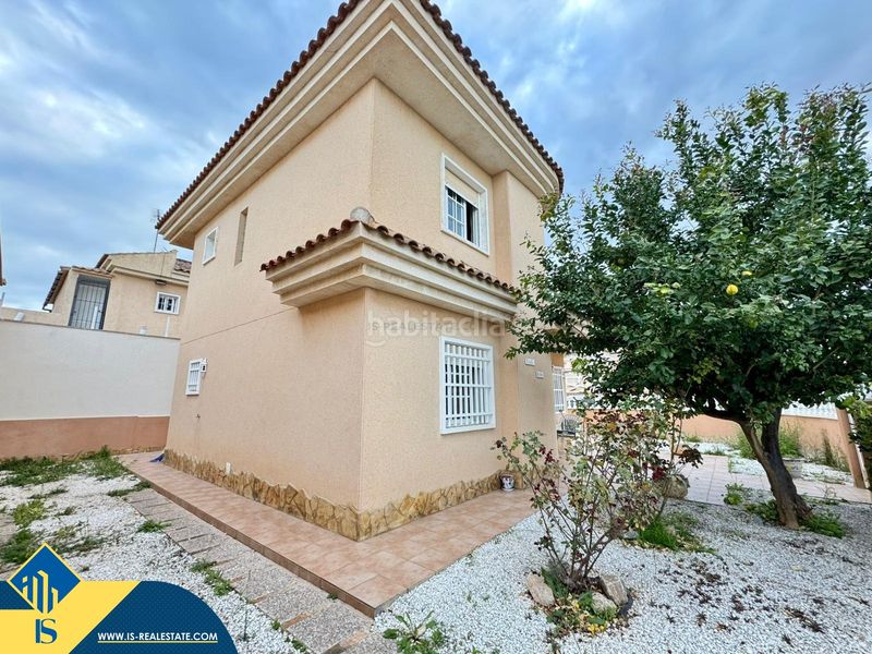 Foto e414380e-82fb-457c-8e3a-c7a6644e2022. Chalet mit pool in Los Balcones-Los Altos Torrevieja
