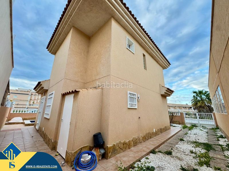 Foto f27cf3b2-09a2-4f74-b262-d9de730dedf2. Chalet mit pool in Los Balcones-Los Altos Torrevieja