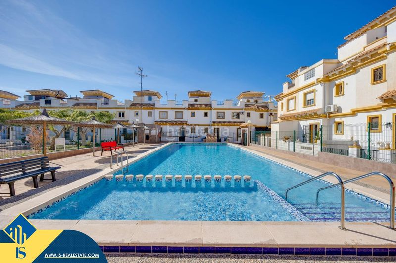 Foto 0773ffd7-dfdf-4fdf-ad63-ffac6a6ca541. Pis amb piscina a Aguas Nuevas Torrevieja