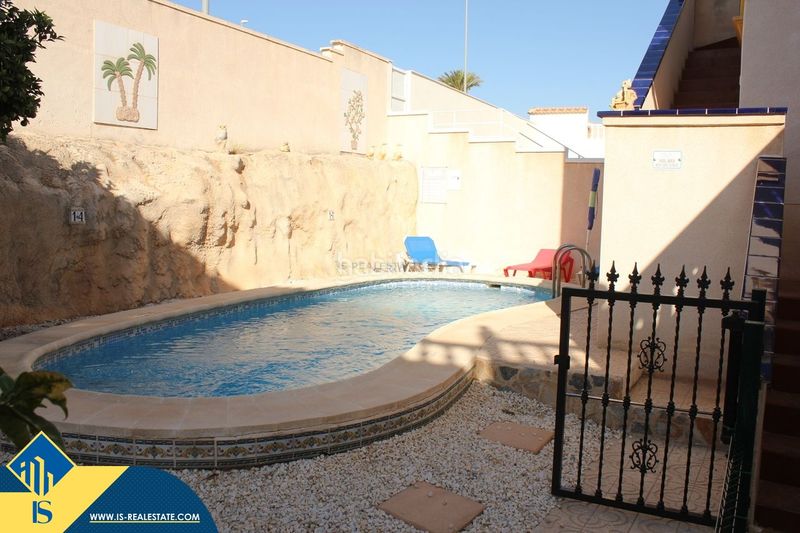 Foto c9c80c59-355b-4eea-b5a1-b8cbd3697640. Xalet amb aparcament a La Zenia Orihuela
