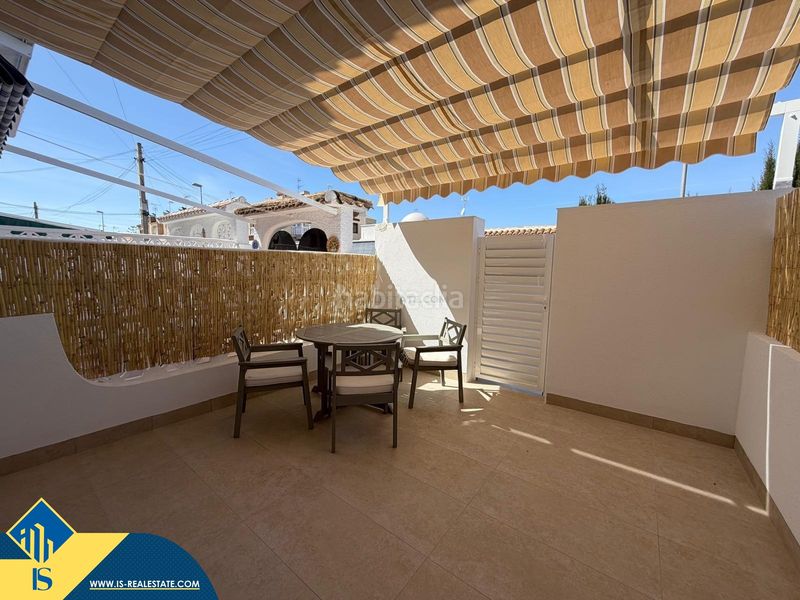 Foto c6ec0adc-93cc-4106-a527-24f525f4177c. Dúplex amb piscina a nueva Torrevieja Torrevieja