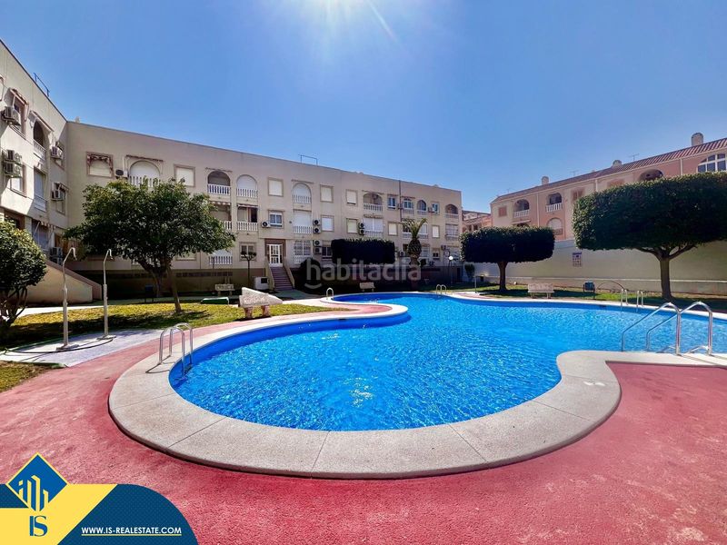 Foto 278122f3-9a72-437d-ad65-922b6cea2e97. Pis amb piscina a El Acequión Torrevieja