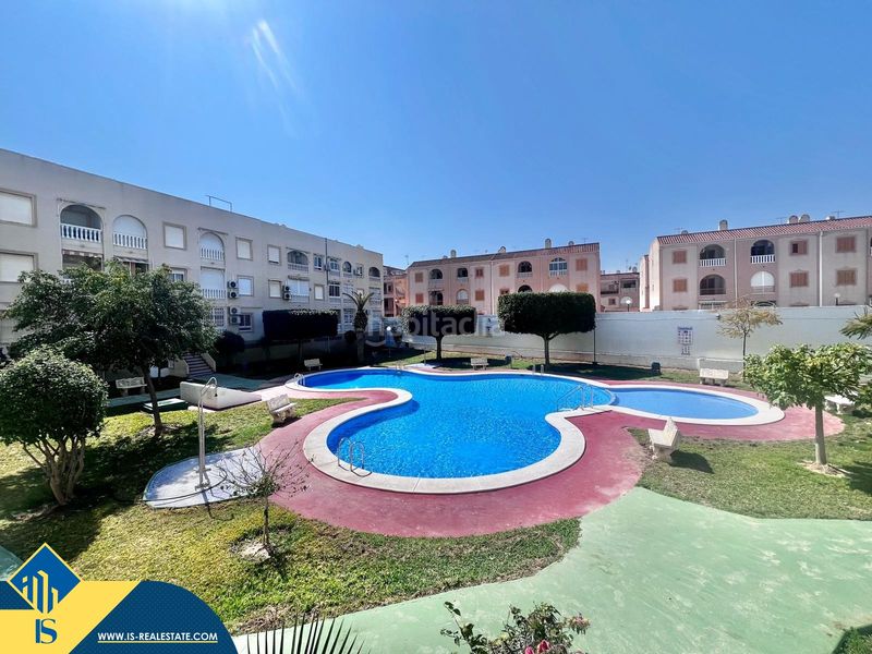 Foto ada9fe96-bb19-4071-8213-49c5ef479f43. Pis amb piscina a El Acequión Torrevieja