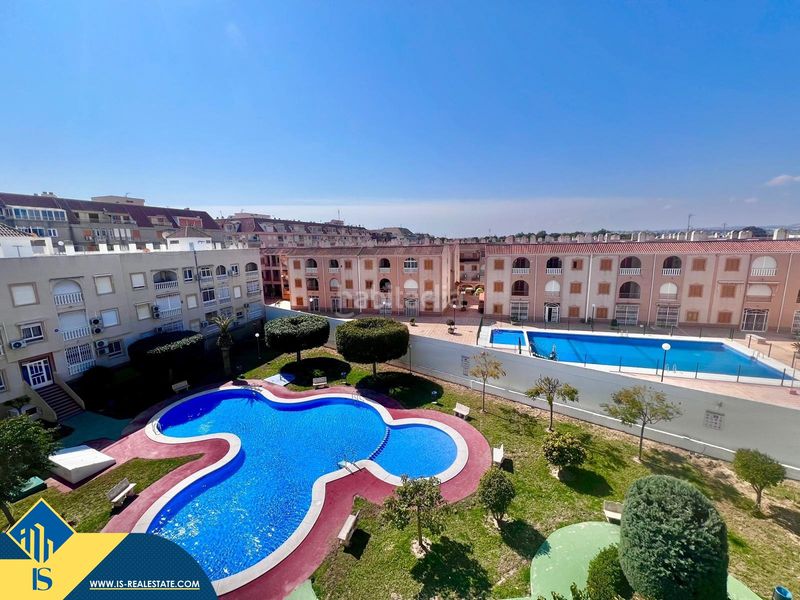 Foto f61a4e3b-0215-427e-b0b8-066d13075da7. Pis amb piscina a El Acequión Torrevieja