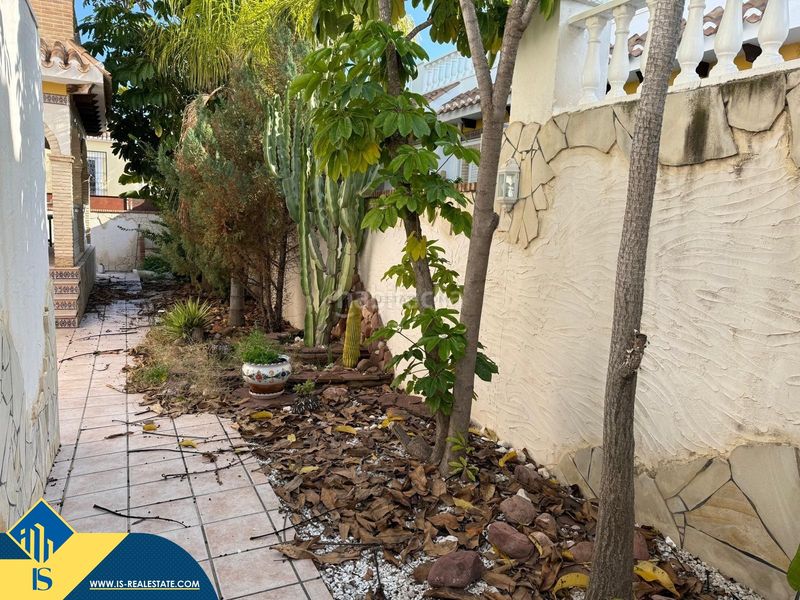 Foto de19c24b-e779-4b89-a291-ce0f7e242f41. Casa amb aparcament piscina a Campoamor Orihuela