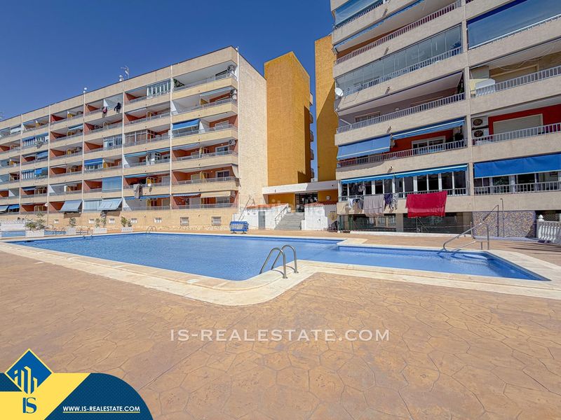 Foto 16816f1e-0cef-4277-adb5-056a9b5032dc. Pis amb aparcament piscina a Punta Prima Torrevieja