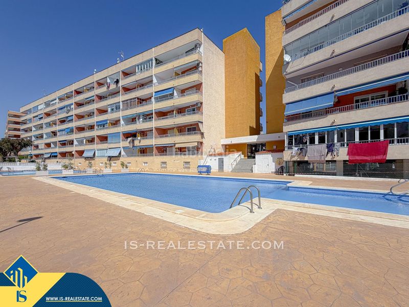 Foto 764d1886-6194-45c0-bc41-7b5f22f88d8f. Pis amb aparcament piscina a Punta Prima Torrevieja