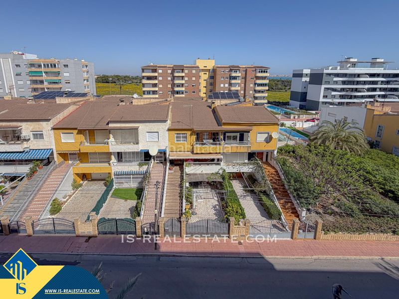 Foto a6ee1d72-f191-49c6-a96a-aa17e69a3101. Pis amb aparcament piscina a Punta Prima Torrevieja