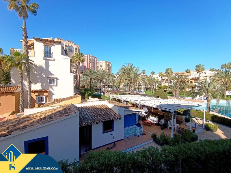 Foto a6415e97-f0bc-4f04-b017-4ee591bebb4d. Pis amb piscina a Zona los Frutales Torrevieja