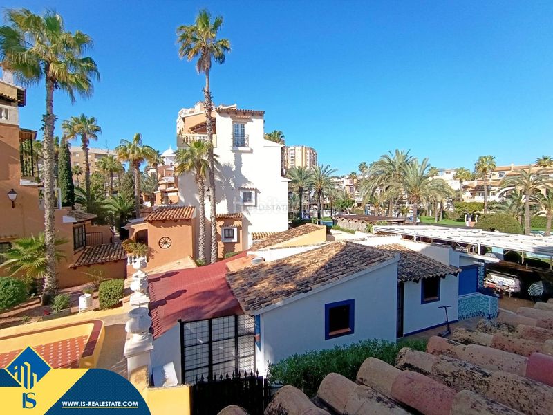 Foto e3fd94cb-58b7-461a-8e18-3f646a19db5c. Pis amb piscina a Zona los Frutales Torrevieja