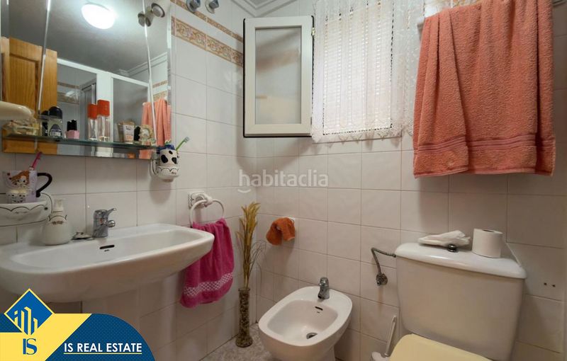 Foto 34b0d4ef-a8ed-4a58-aa32-f2730a661c02. Casa amb calefacció aparcament piscina a Zona Carrefour - Urbanizaciones Torrevieja