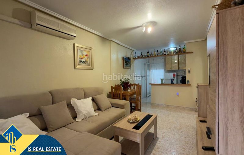 Foto af6012c2-af4c-4a0a-b93f-6a76aa762b3a. Casa amb calefacció aparcament piscina a Zona Carrefour - Urbanizaciones Torrevieja