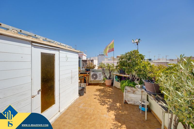 Foto 48b76cfb-1ac7-430c-b2ff-cd6715744521. Àtic a Puerto Deportivo Torrevieja