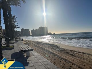 Flat in Zona Playa del Cura. Se vende ático con terraza en españa, en la provincia de alicant