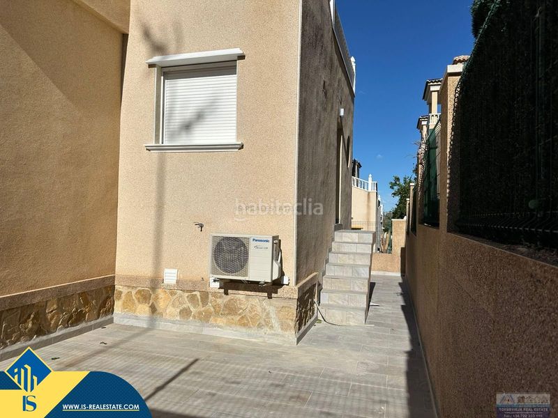 Foto 088fb3a6-1bf7-4a2d-a967-3f76a92c8e9a. Chalet mit parking in Los Almendros Orihuela