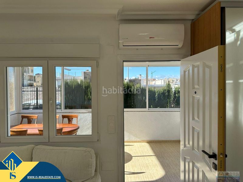 Foto 380a80aa-711a-40f4-b2d9-25c250d6490a. Chalet mit parking in Los Almendros Orihuela