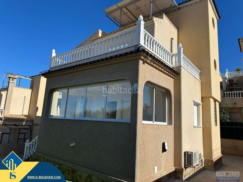 Foto 74d91e07-ab97-4476-a0e9-b72bc6b48dc5. Chalet mit parking in Los Almendros Orihuela
